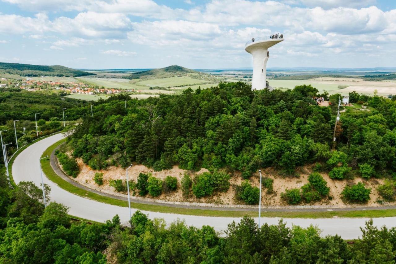 Velencei Vadregényes Vendégház Exterior foto